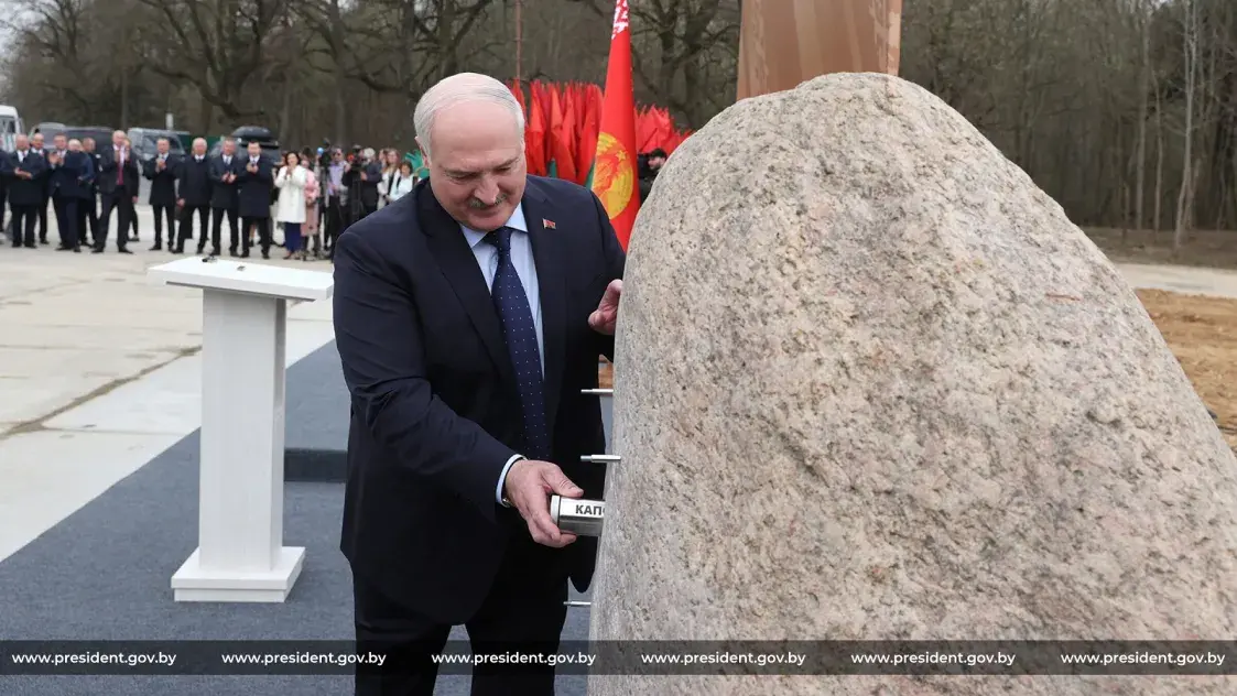 Лукашэнка заявіў, што рыхтуе Беларусь да вайны