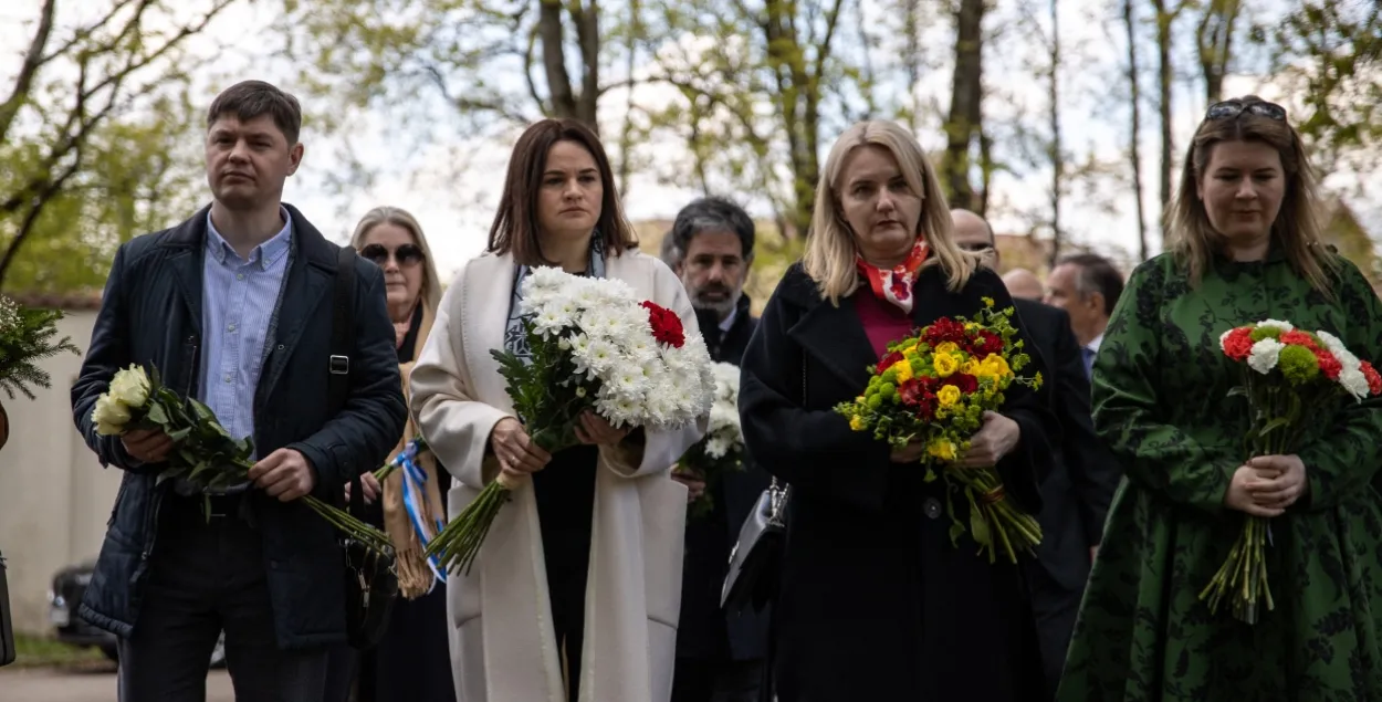 Возложение цветов в память жертв Чернобыльской катастрофы
