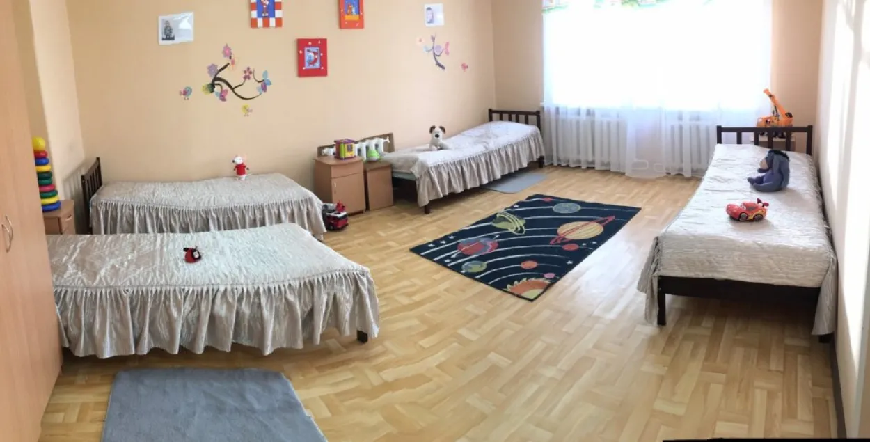 Комната в интернаате для детей с особенностями психофизического развития
