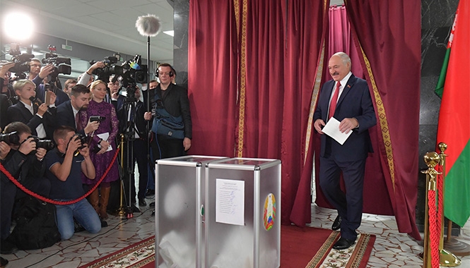 Выборы-2020 и синие пальцы: что Лукашенко сказал на избирательном участке