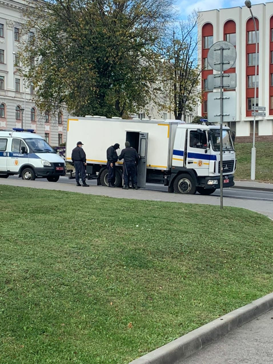 Через минуту был в автозаке: белорусы показали последние фото перед задержанием