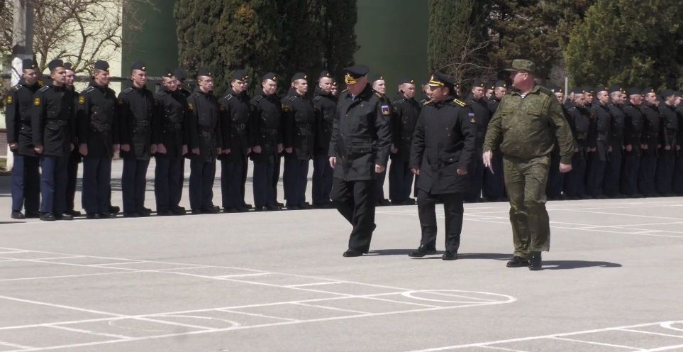 "Нам нужны ответы, а не СМС с картинками": сколько моряков погибло на "Москве"