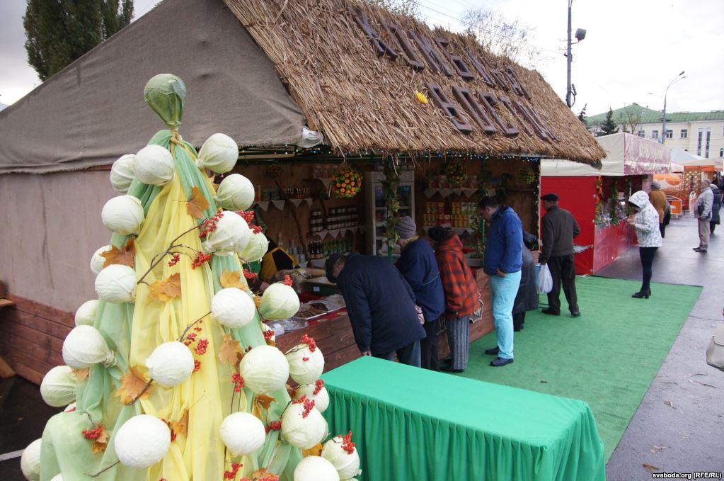 У Гомелі Лукашэнка і Парашэнка пабачаць "ікону" Леніна і піраміду з капусты