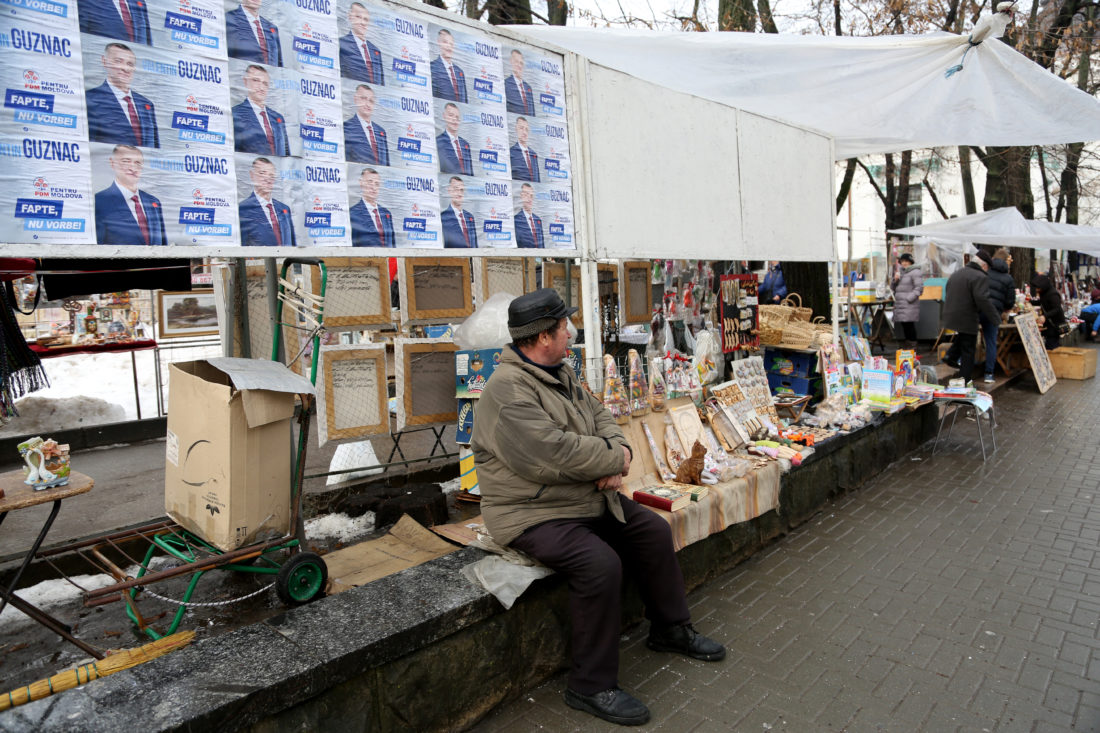 Концерты и подарки избирателям: главное о парламентских выборах в Молдове