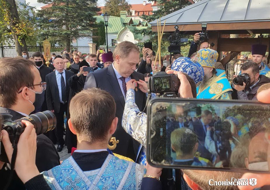 Мітрапаліт Веніямін узнагародзіў Караніка, Бондара і Мезенцава