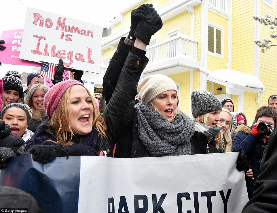 Nasty women. Скарлетт Йоханссон, Мадонна, Шер на женском марше против Трампа