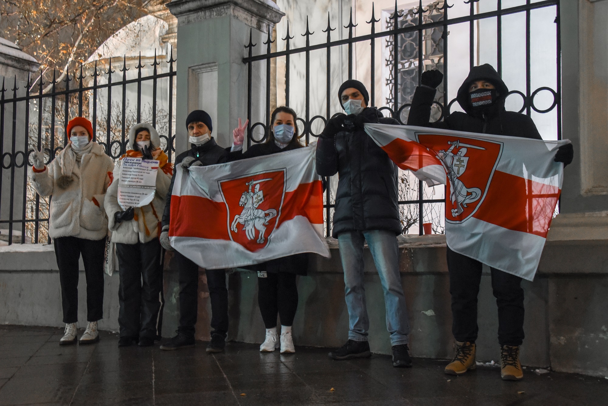 Беларусы Масквы правялі акцыю салідарнасці ля амбасады Беларусі