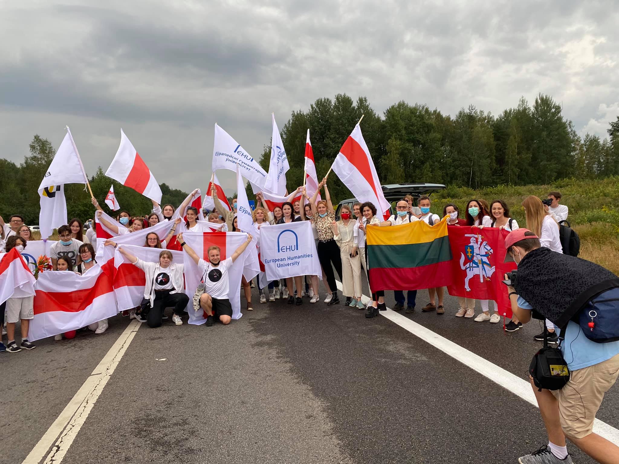 “Паступіць, не выходзячы з пакоя” — ЕГУ прымае абітурыентаў