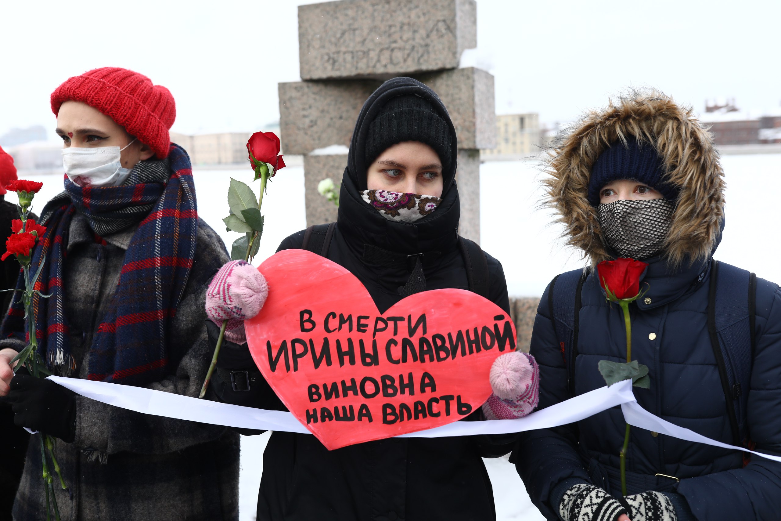 У Маскве і Пецярбургу праходзяць жаночыя акцыі салідарнасці з Юліяй Навальнай