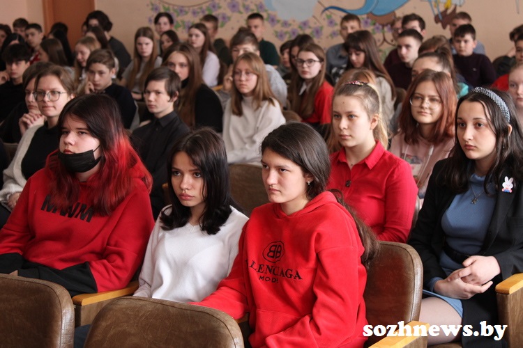 У Гомельскім раёне школьнікаў збіралі глядзець на паказальны арышт