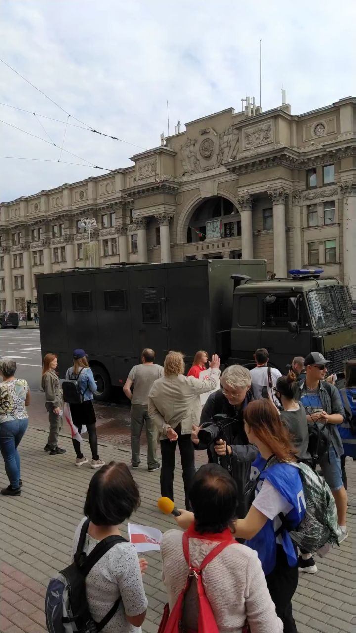 Через минуту был в автозаке: белорусы показали последние фото перед задержанием