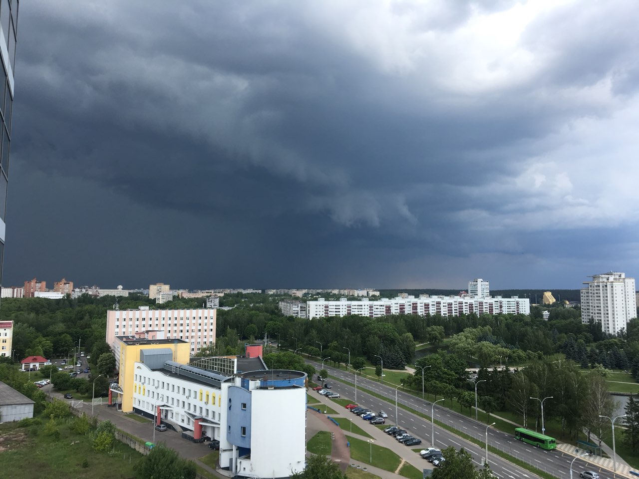 Дажджакаліпсіс у Мінску. Мінчане выкладаюць фота ў сацсеткі