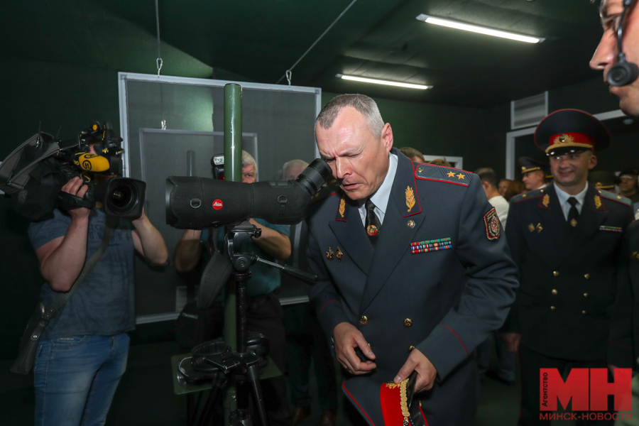 Міністр унутраных спраў Ігар Шуневіч пастраляў з пісталета (фота)