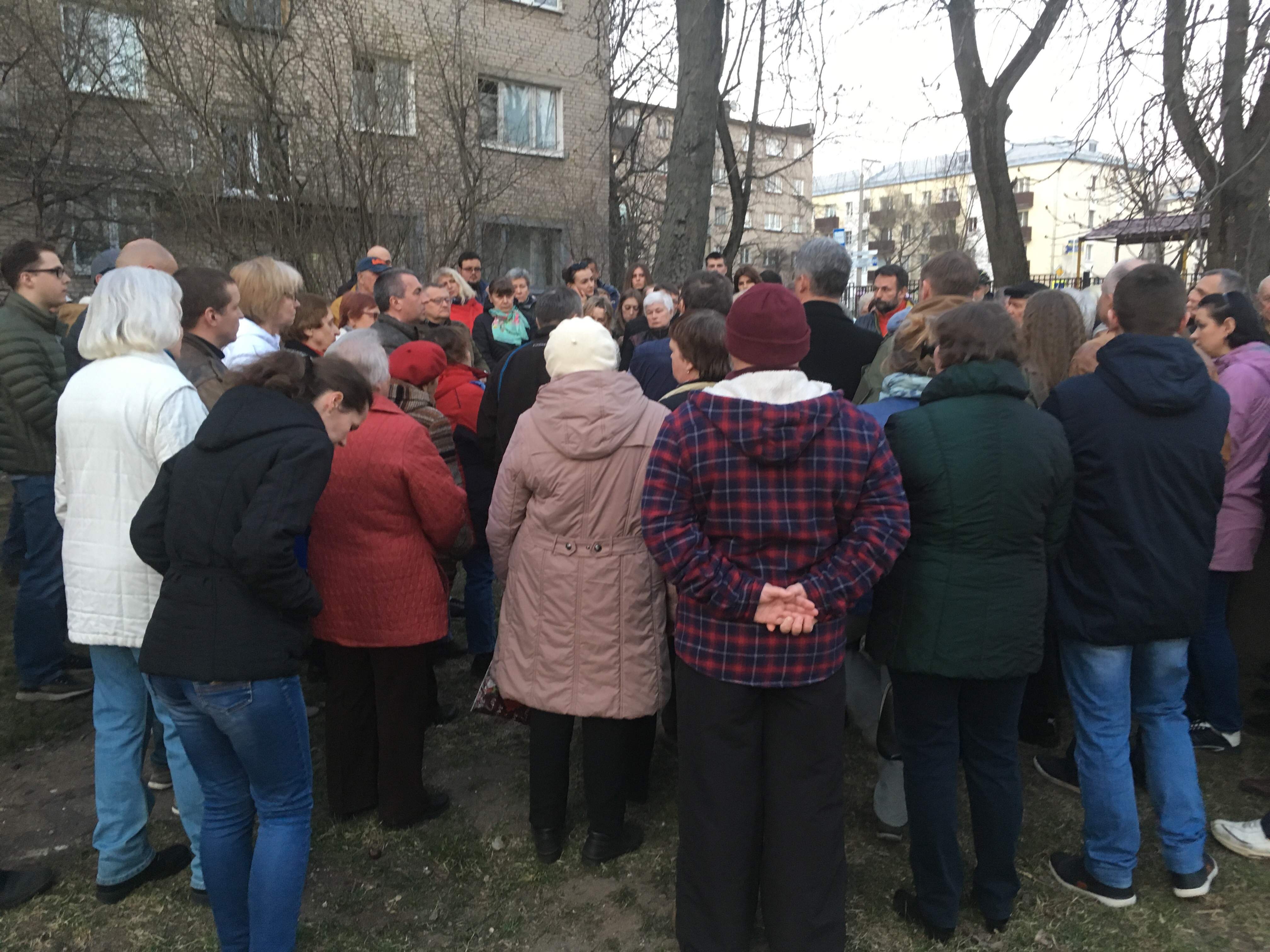 Сем паркінгаў і забаўляльны цэнтр у двары. У Мінску чарговае ўшчыльненне