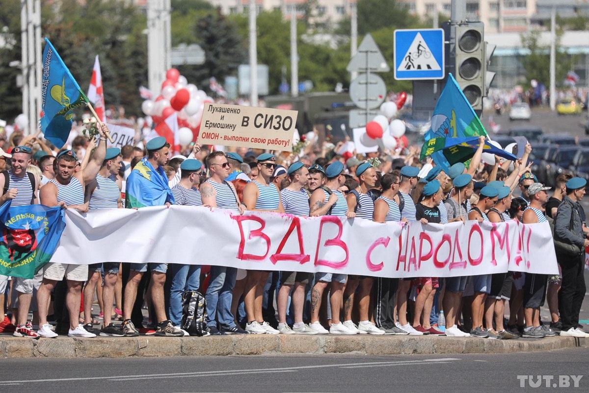 В Беларуси проходят многотысячные митинги противников Лукашенко