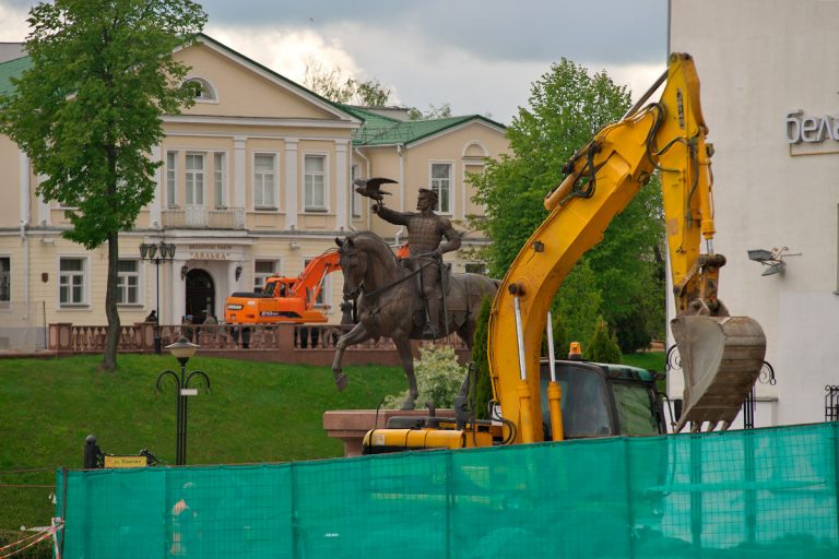 В центре Витебска рабочие откопали что-то интересное