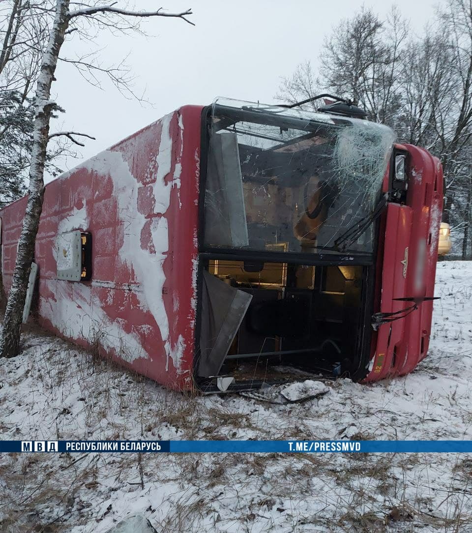 Пад Салігорскам перакуліўся школьны аўтобус з дзецьмі