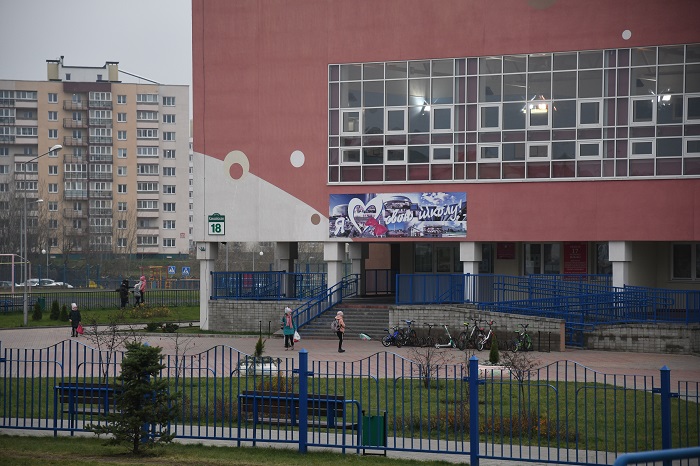 Ушла с урока и поехала к маме: 6-летняя девочка три часа бродила по Минску одна
