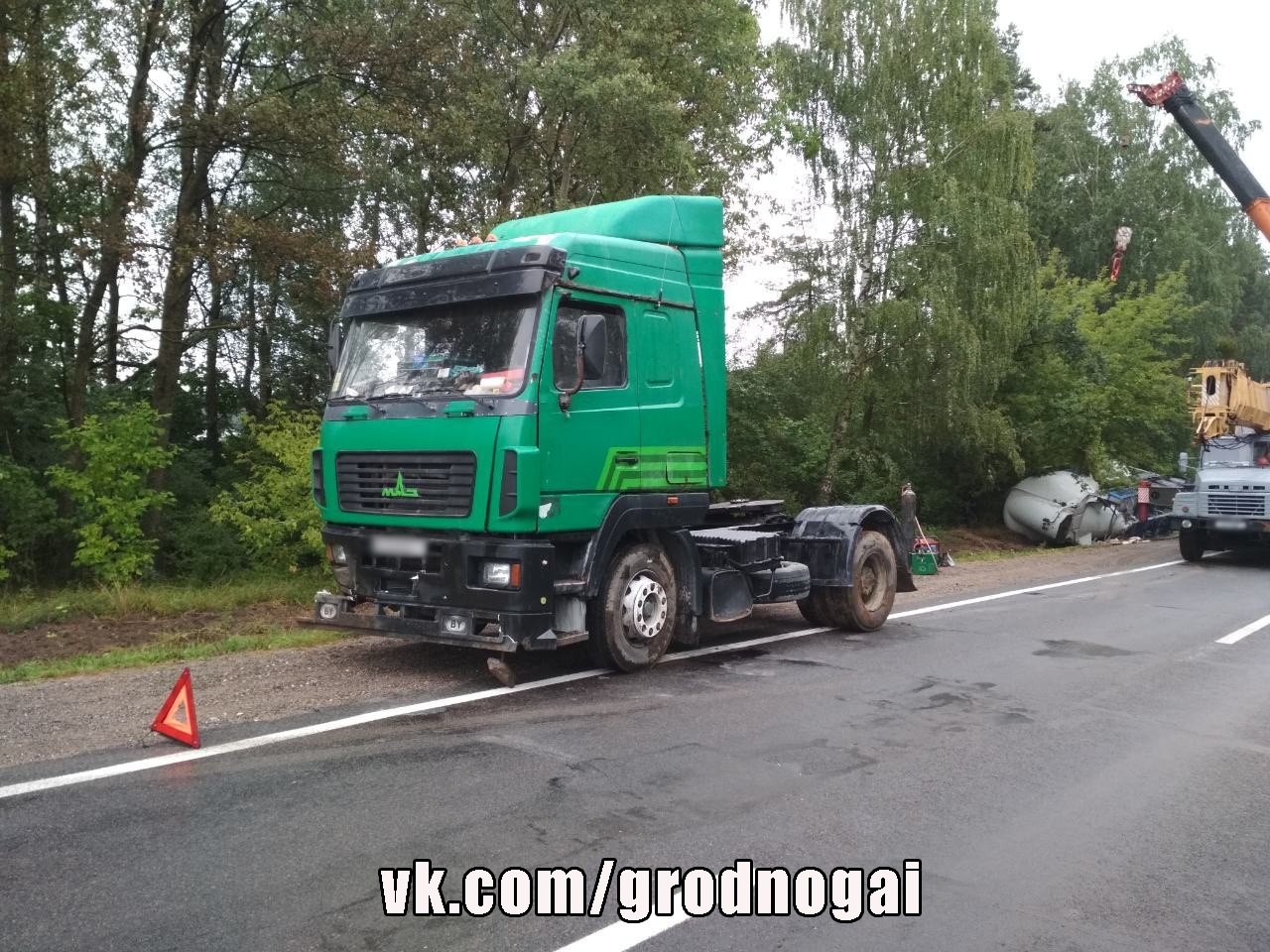 Пад Гроднам з-за лася перакулілася цыстэрна з цэментам