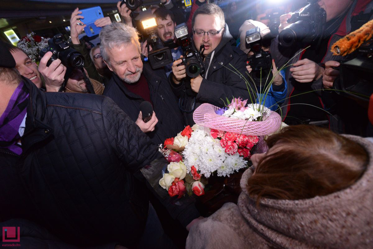 Як у Мінску сустракалі Святлану Алексіевіч (фотарэпартаж)