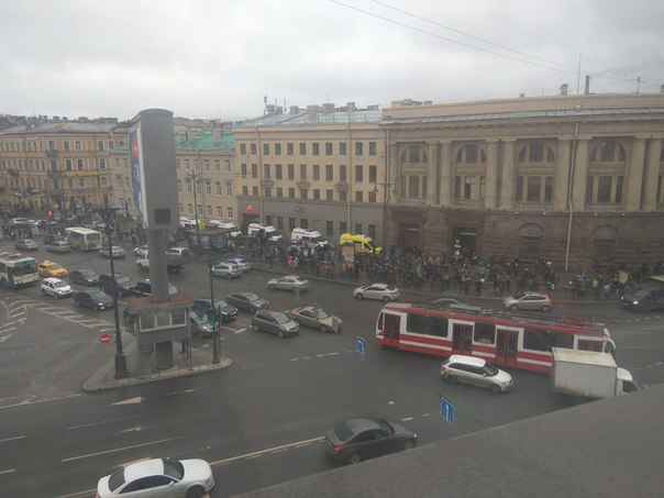 Выбух у метро Санкт-Пецярбурга: фота і відэа з месца здарэння