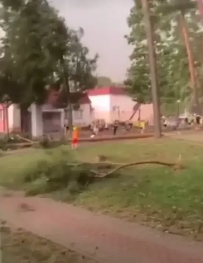  Ураган в лагере, где погиб ребенок, попал на видео