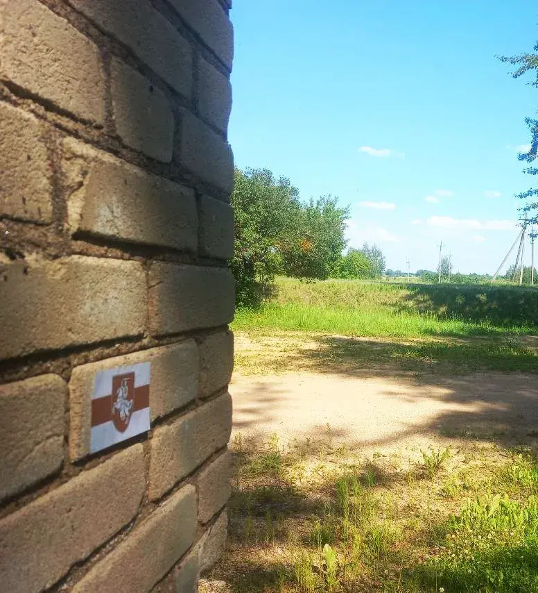 У Віцебскім раёне масава распаўсюдзілі налепкі з БЧБ-сцягам і "Пагоняй"