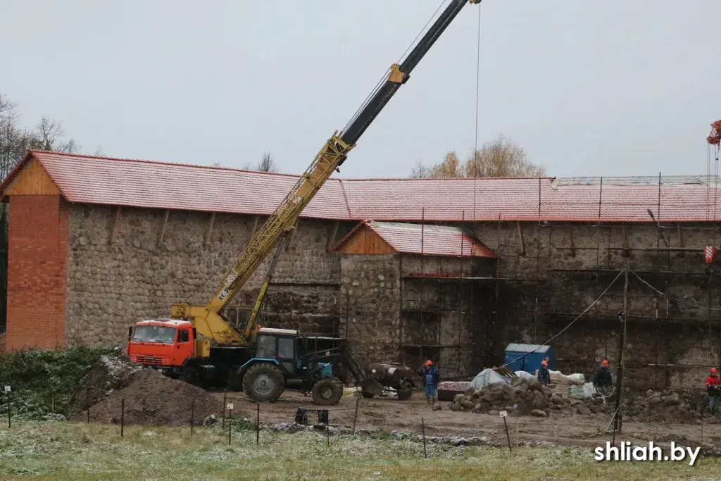 "Пагрузіць турыстаў у гісторыю" — міністр культуры наведаў Крэва і Гальшаны