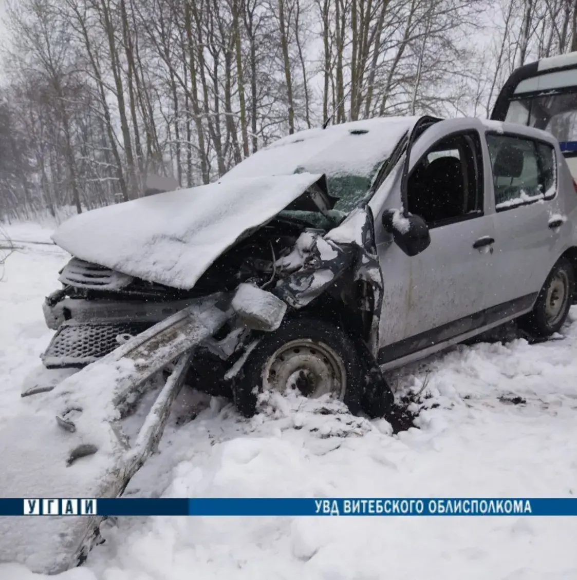 У Полацкім раёне ў аварыю трапіў аўтобус