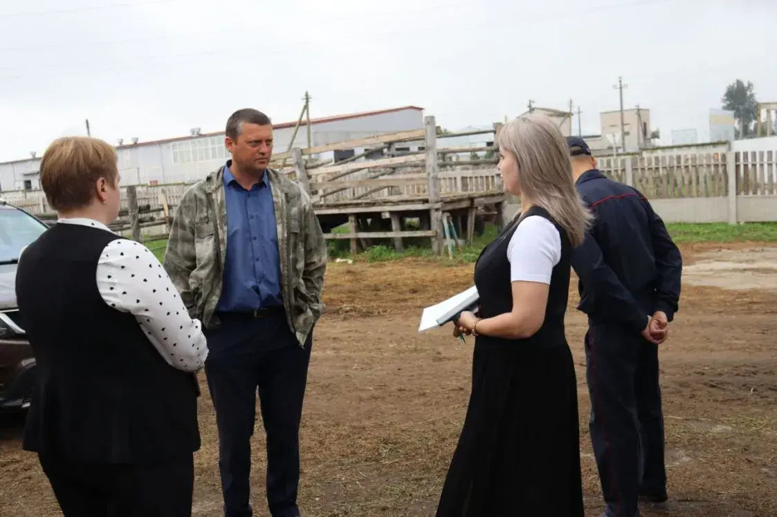 У Чэрвеньскім раёне падчас рэйду на ферме знайшлі п'яных жывёлаводаў