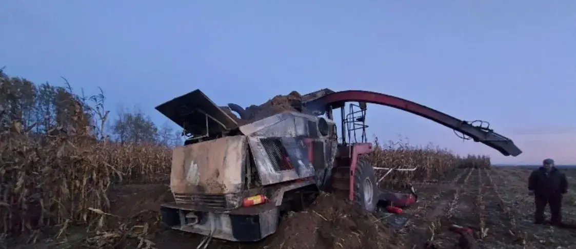 У Аршанскім раёне згарэў камбайн прадпрыемства Акадэміі навук