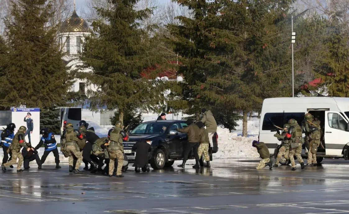 Міліцыянты ў Мінску паказалі рэпетыцыю разгону дэманстрацый