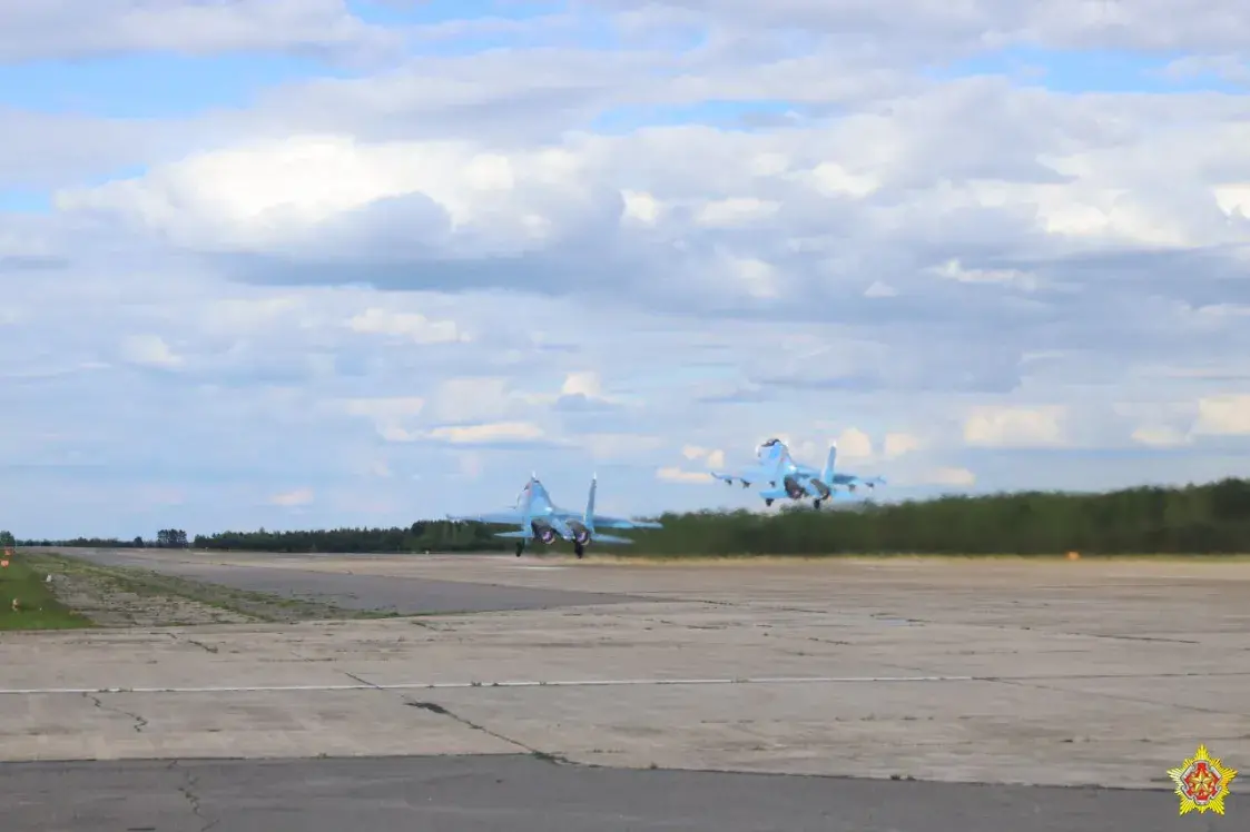 Военные самолеты РБ и РФ совместно патрулировали воздушное пространство Беларуси
