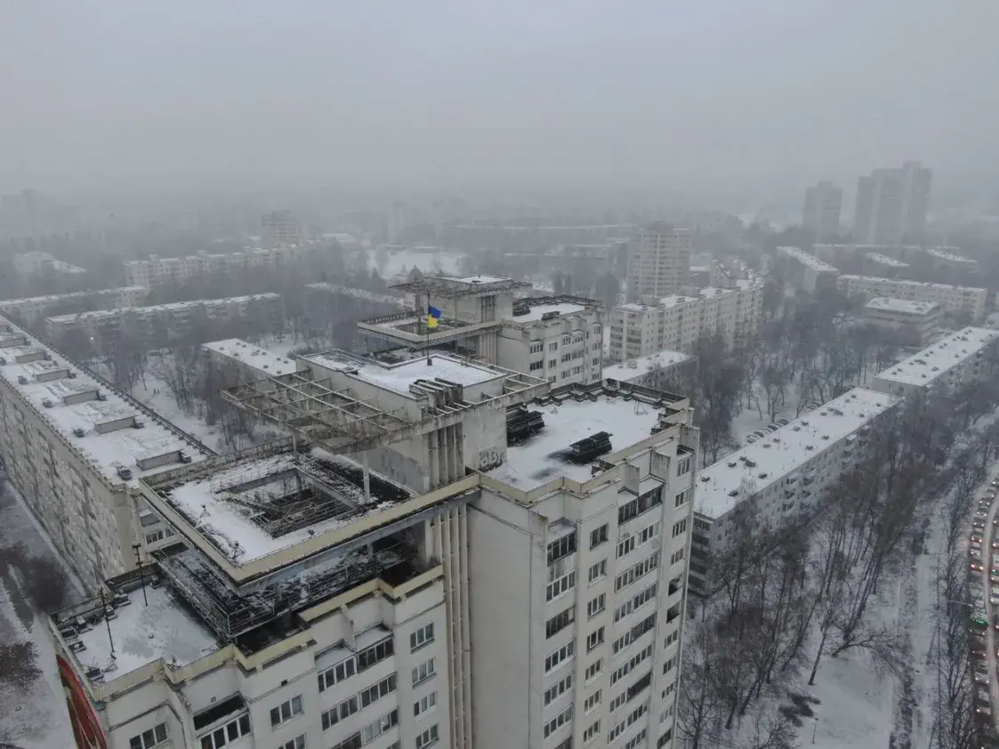 Мінскія партызаны ўзнялі ўкраінскі сцяг на шматпавярховіку