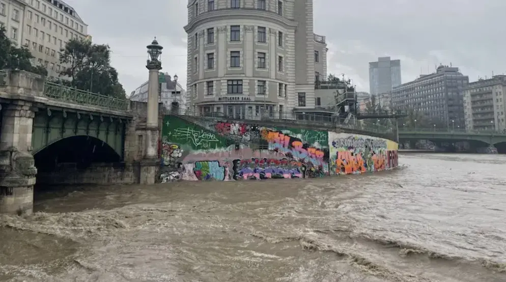 Польша, Чехия, Румыния, Австрия под водой — фото 