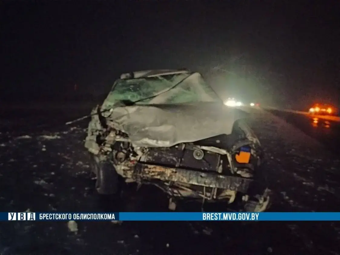 У Бярозаўскім раёне ў аварыі загінуў адзін чалавек, чацвёра пацярпелі