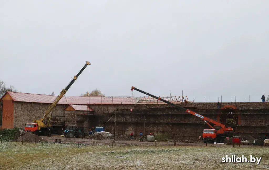 "Пагрузіць турыстаў у гісторыю" — міністр культуры наведаў Крэва і Гальшаны