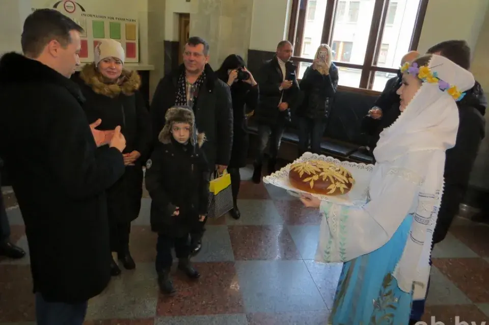 У Брэсце сустракалі першых турыстаў па 10-дзённаму “бязвізу” (фота)