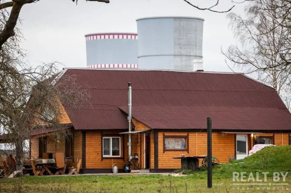 Пад Астраўцом адчынілі хостэл з відам на АЭС (фота)