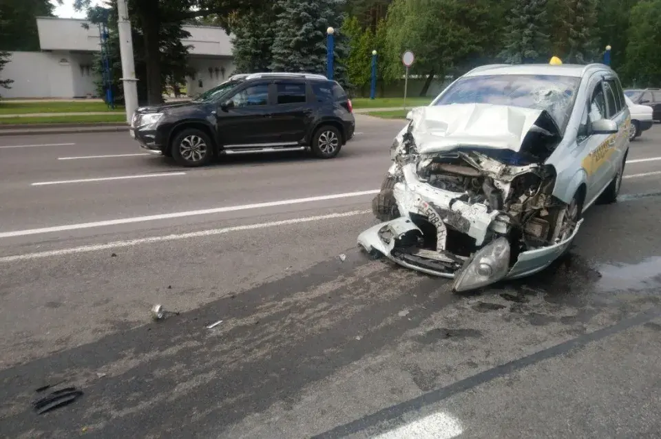 Пасля ДТЗ каля Усходніх могілак у Мінску траіх чалавек завезлі ў бальніцу