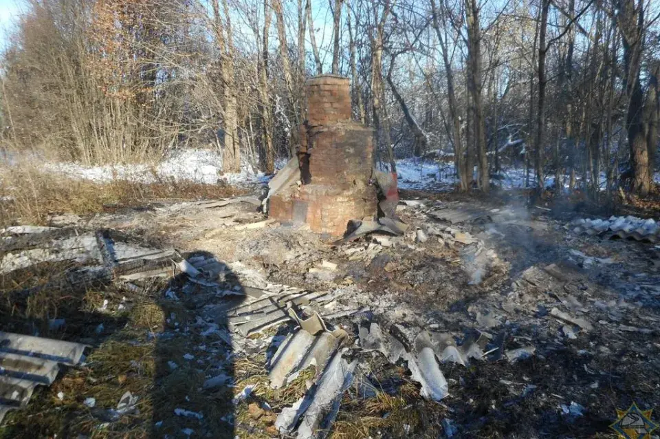 У Бялыніцкім раёне мужчына самавольна заняў пусты дом і загінуў на пажары