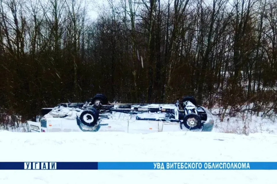 Ва Ушацкім раёне перакулілася маршрутка, ёсць пацярпелыя