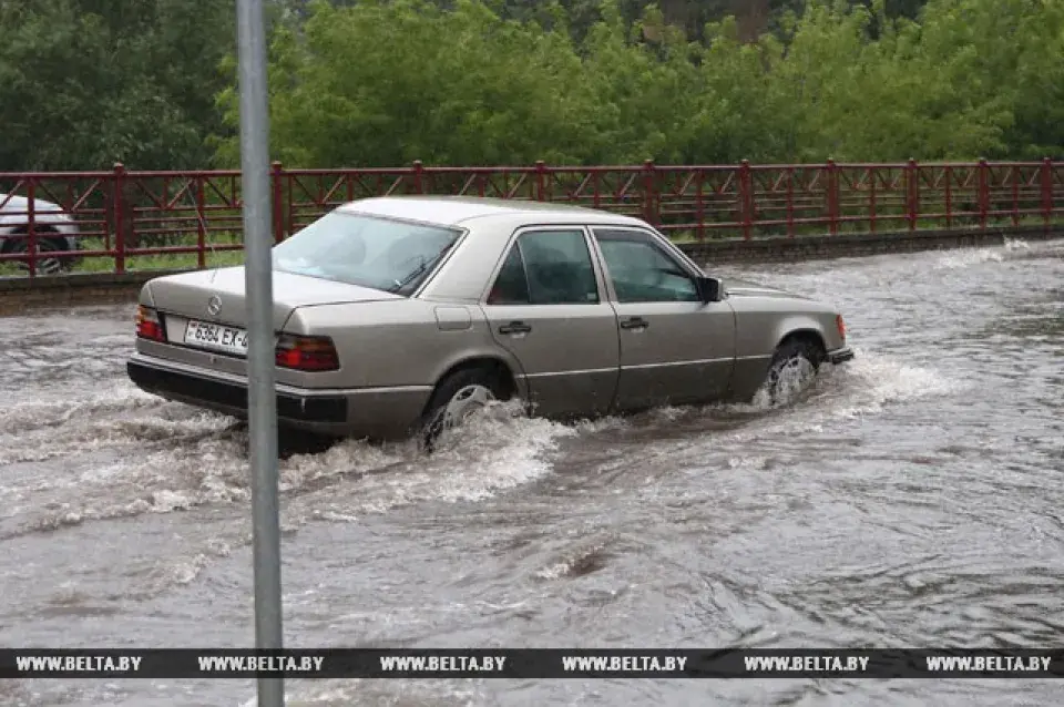 Фота: У сераду дажджы залілі Гродна