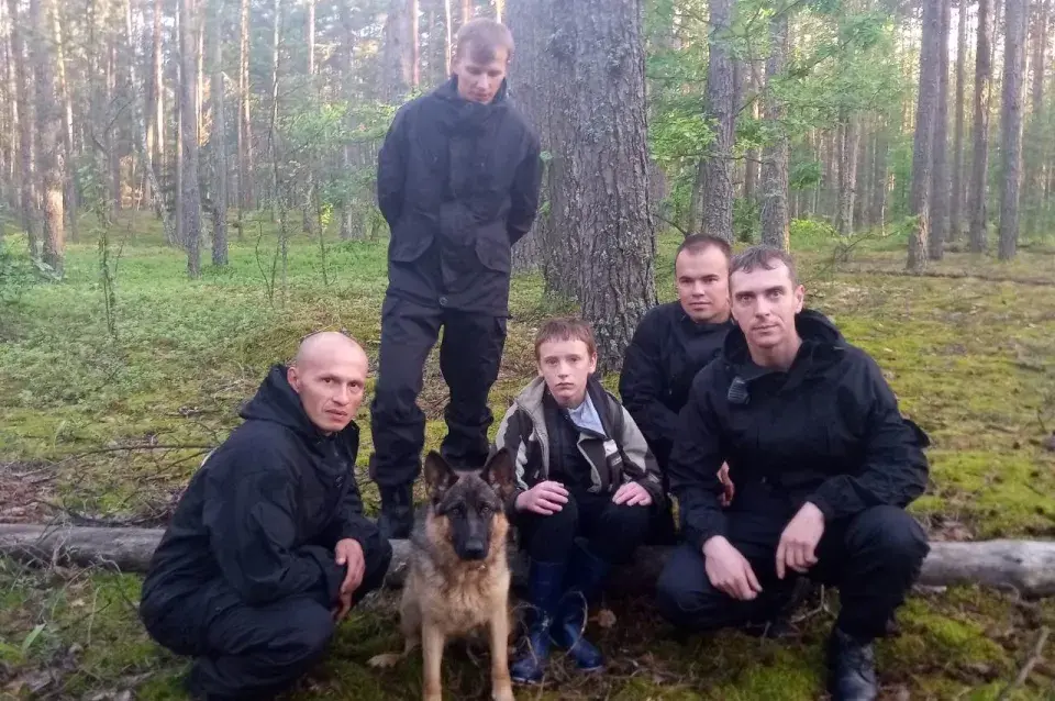 У Клічаўскім раёне падлетка, які заблукаў у лесе, знайшоў сабака