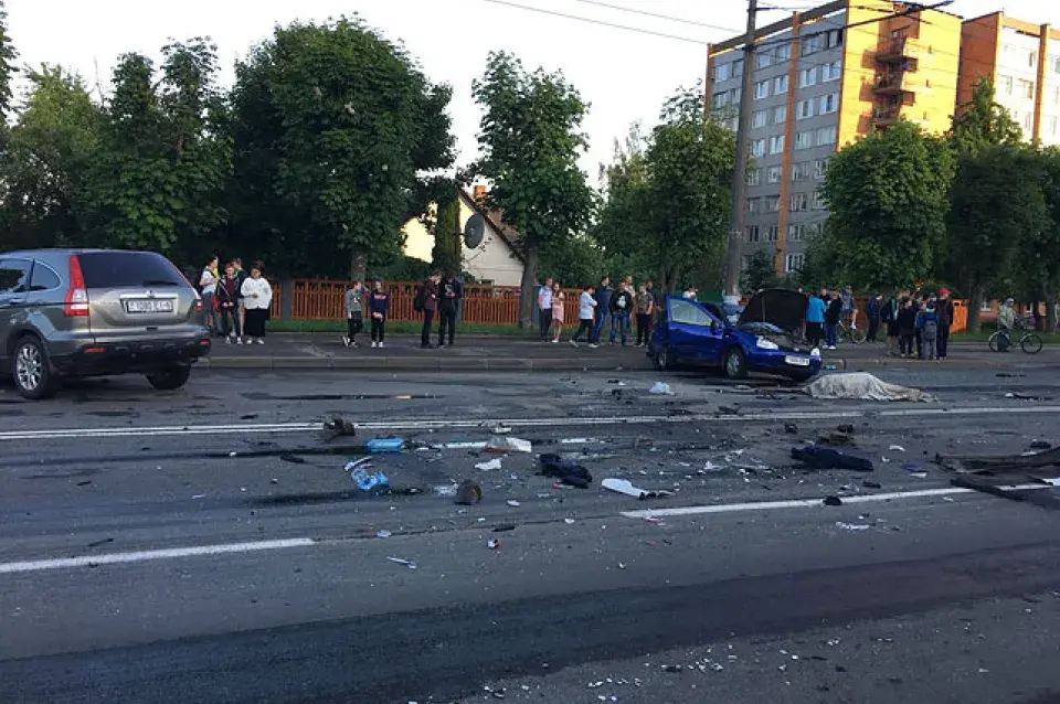 Страшнае ДТЗ у Магілёве: разбіліся аўтобус і тры легкавікі, загінула жанчына