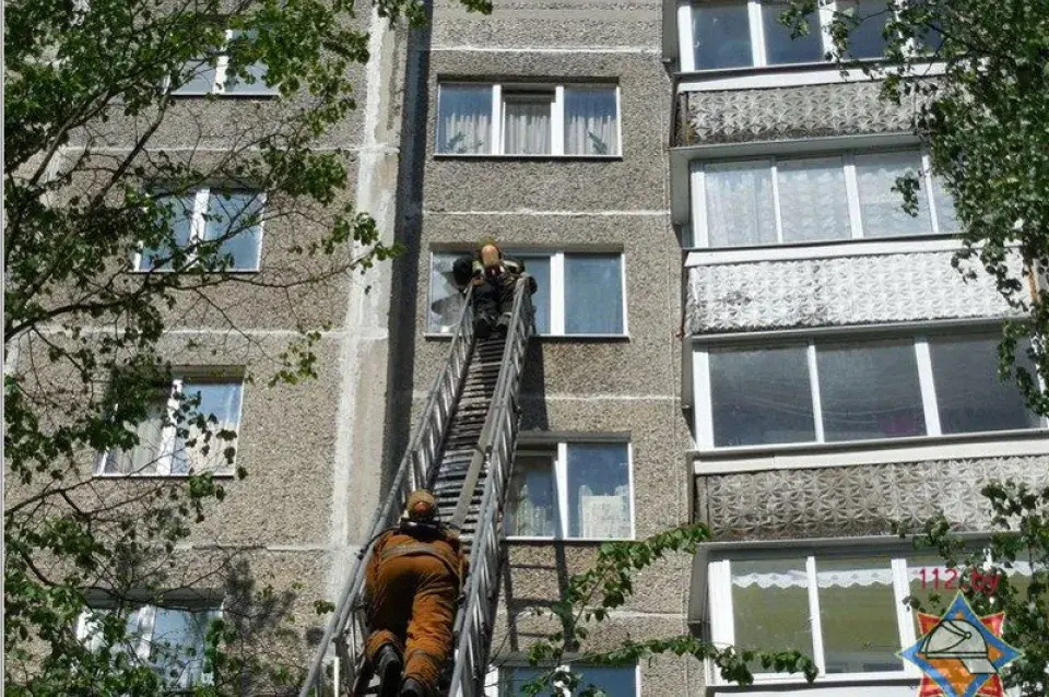 На пажары ў Полацку выратавальнікі эвакуявалі 22 чалавекі