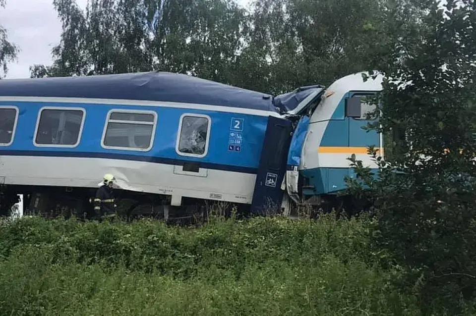 У Чэхіі сутыкнуліся пасажырскія цягнікі, ёсць загінулыя