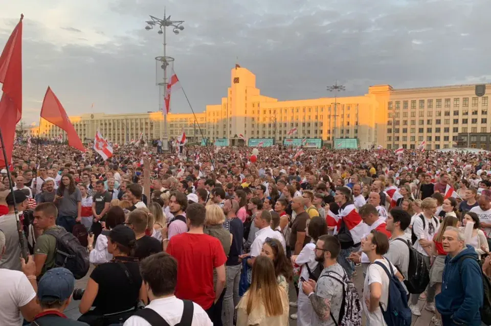 На плошчы Незалежнасці ў Мінску зноў прайшоў шматтысячны мітынг