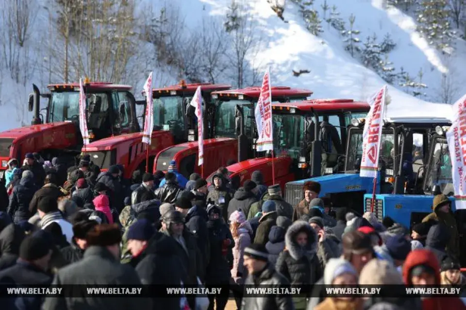 У Смаргонскім раёне зладзілі “трактарны біятлон”