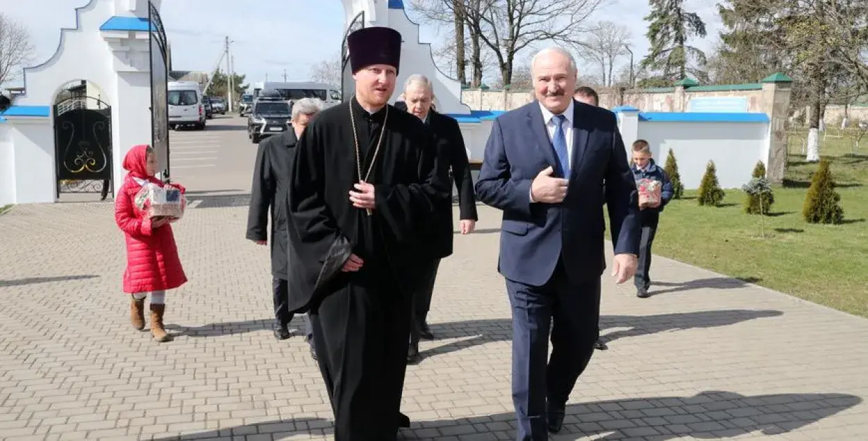 Лукашенко "пока не видит", что власти Беларуси ошиблись в борьбе с COVID-19